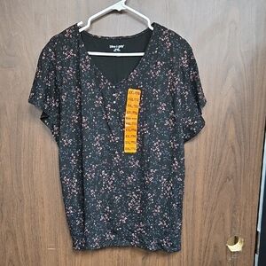 Bleu Gray Size XXL Black Floral V-Neck T-Shirt